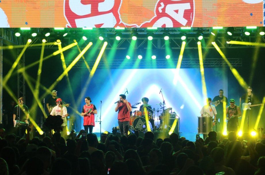 Inicia sexta-feira (10/10) I 10º Festival do Camarão de Porto Belo terá entrada gratuita, shows nacionais e o maior risoto de frutos do mar do Brasil