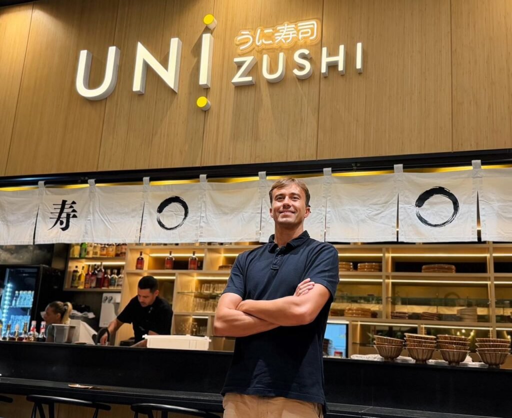 Culinária japonesa e nutrição: restaurante incorpora olhar técnico ao desenvolvimento de pratos e se posiciona na tendência 'high protein' 1 Diego Kuehne fundador e socio proprietario do Unizushi
